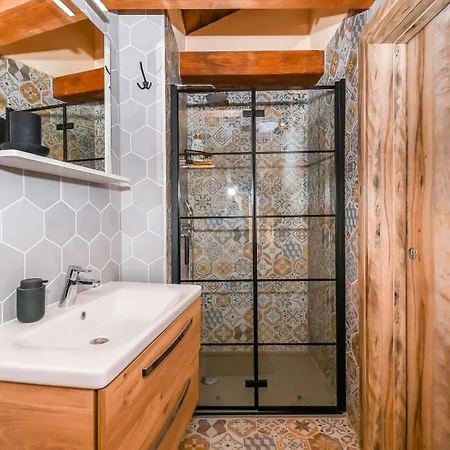 House Morski Brk Будинок відпочинку *