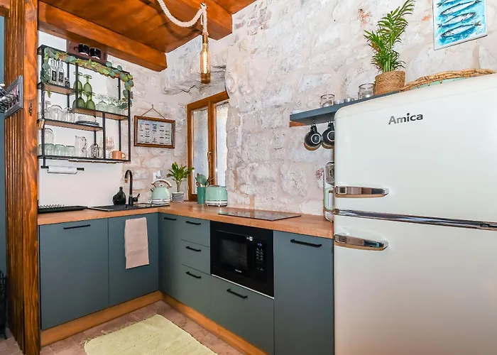 House Morski Brk * Трогір